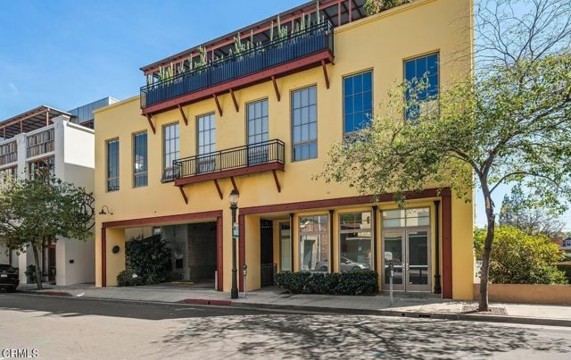 50 W Dayton Street, Apt 306